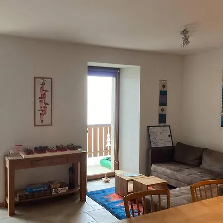 Bel 2.5 Pieces Avec Balcon, Magnifique Vue Sur Le Glacier Des Grands Apartmán